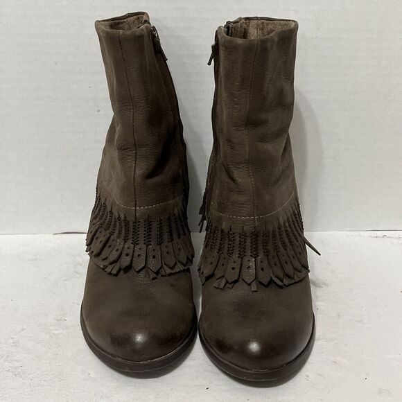 Women's Size 7.5 Naughty Monkey Swing Low Taupe Ankle Bootie with Leather Upper - Picture 2 of 9